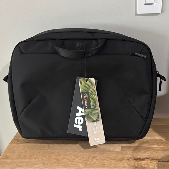 Aer Pro Brief Tech Shoulder Bag - Picture 4 of 7